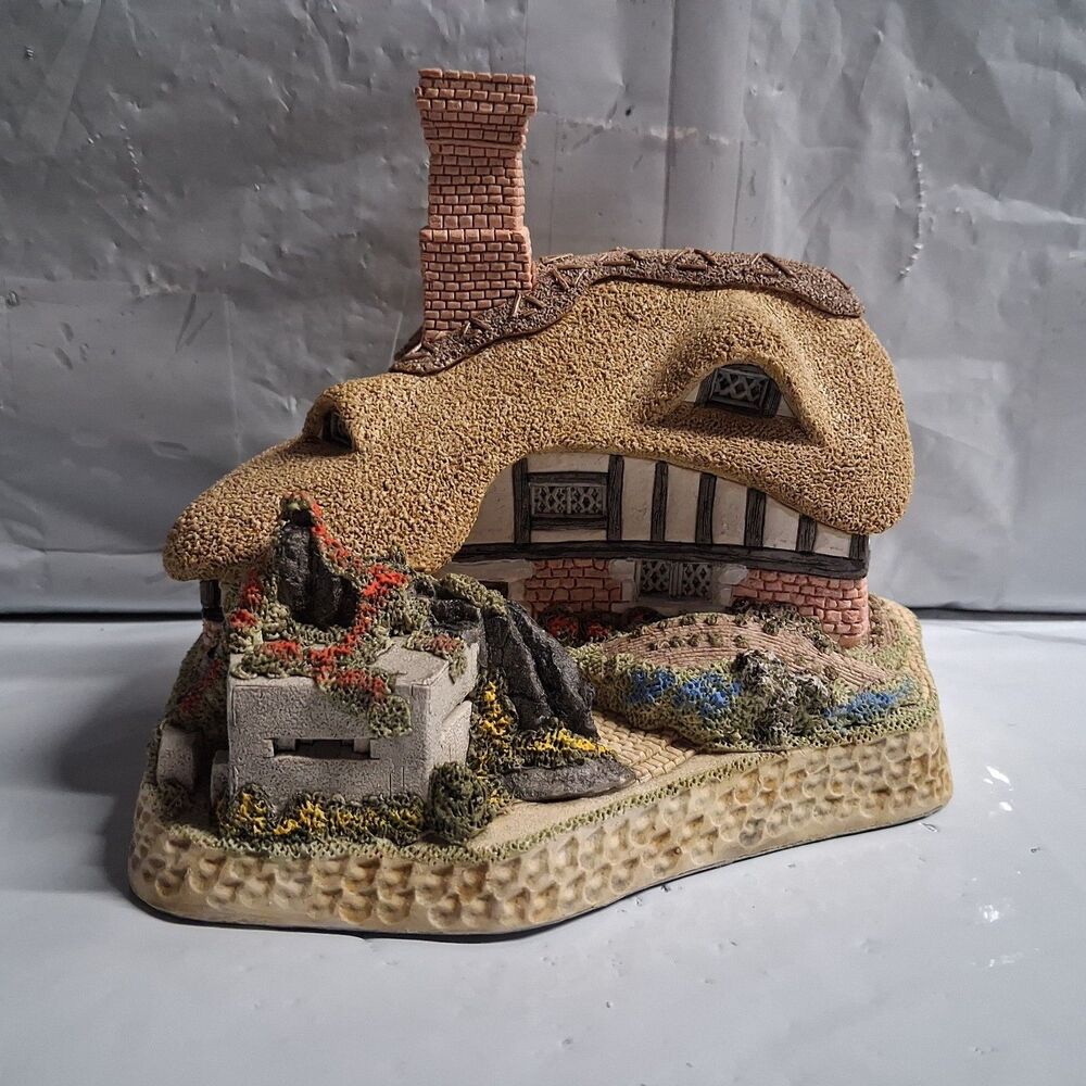 David Winter Collector’s Guild 1988 Home Guard Cottage NIB with COA